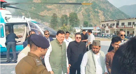 मुख्यमंत्री का हेलीकॉप्टर उतरा नवनिर्मित जोशियाड़ा हेलीपैड पर